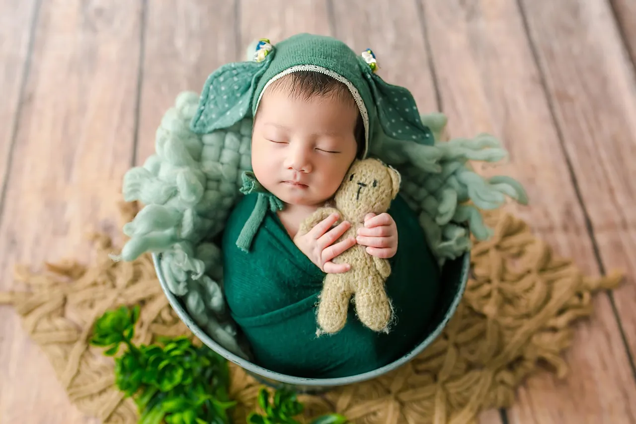 seattle issaquah bellevue eastside newborn baby photographer