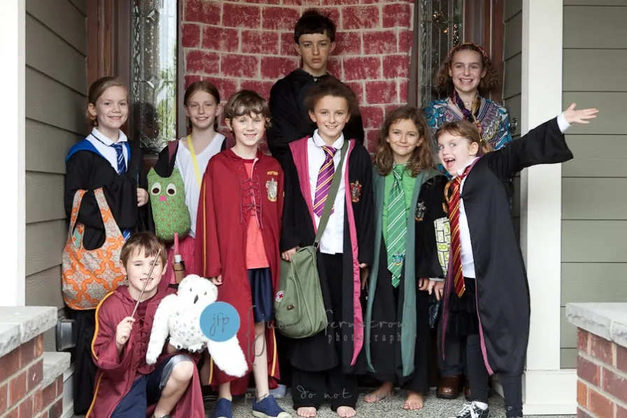 harry potter party brick wall platform 9 3/4