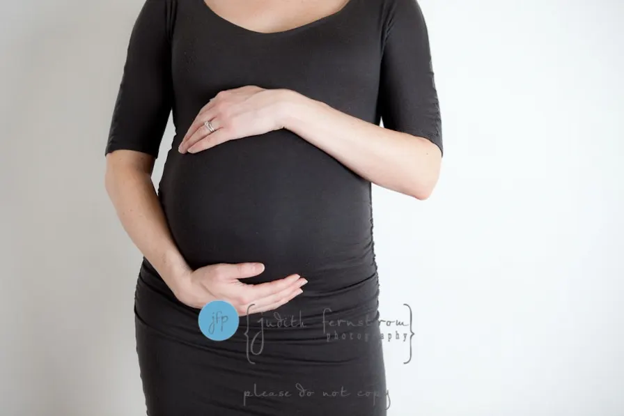 seattle issaquah maternity photographer belly baby bump newborn