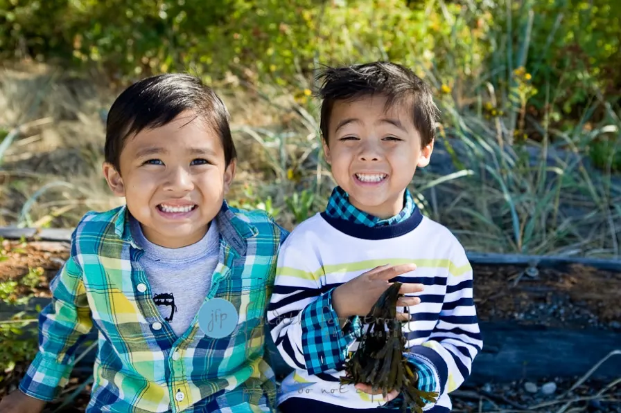 seattle issaquah child sibling photographer